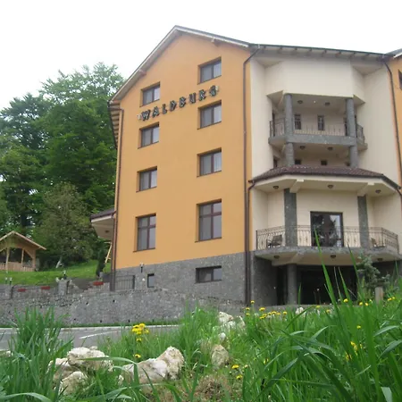 Waldburg 3* Risnov